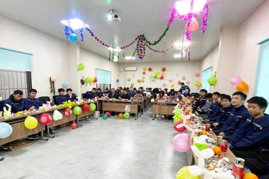 JWELL вітає новий рік з благословенням і сміхом