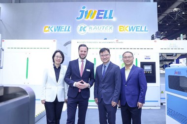 Генеральний консул Китаю в Дюссельдорфі та відвідування стенду JWELL на виставці в Дюссельдорфі