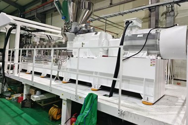 Успішне введення в експлуатацію екструзійної лінії декоративних листів GAG у Південній Кореї