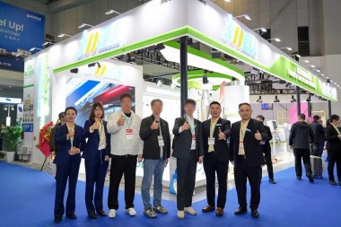 Спека не вщухає, пишнота триває!